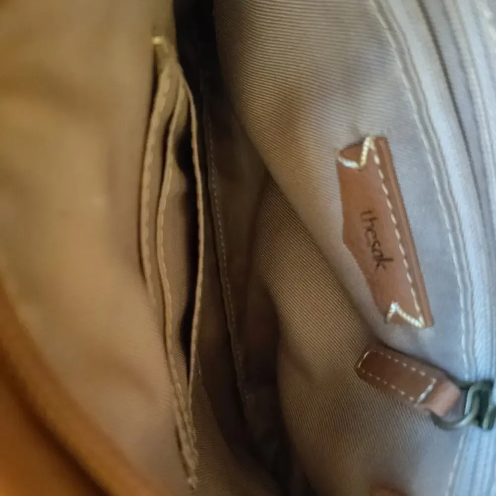 ✨ The Sak Tan Embossed Leather Crossbody Shoulder Bag ✨ - Picture 10 of 14
